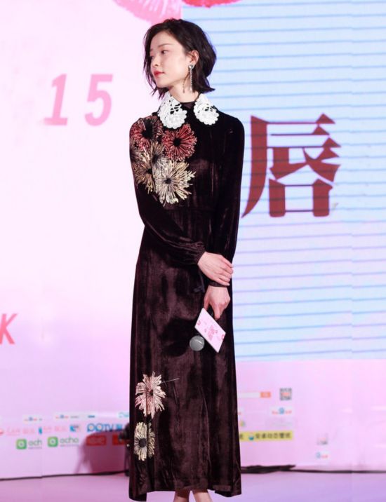 你费劲心机想打败我 奈何我的丝绒裙太美!_时