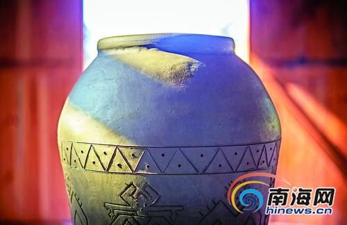 半世纪用心制陶 昌江91岁黎族阿婆成 网红 _民