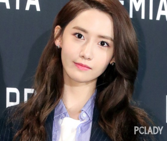 林允儿PK郑秀晶,靠不同套路的“短发”来比美_秀时尚_时尚_海口网