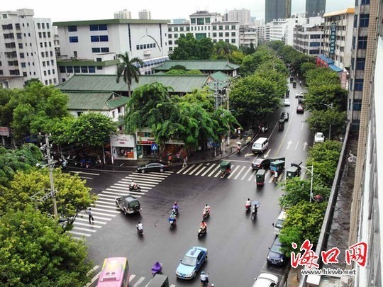 根据原琼山市规划局制定,目前尚未撤销的方案,对中山北路提出40米道路