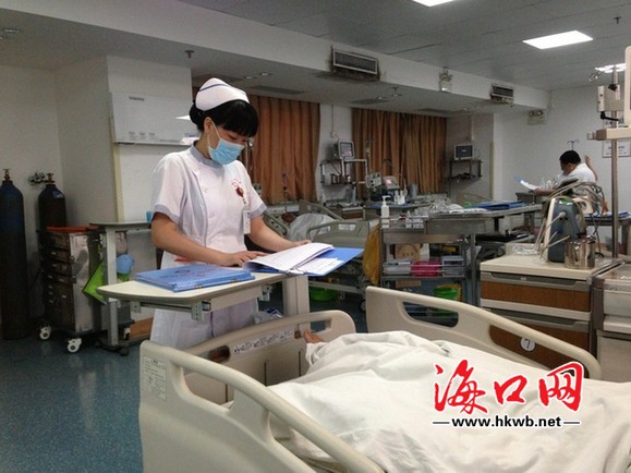 海口市人民医院一护士长王小霞:17年零差错零