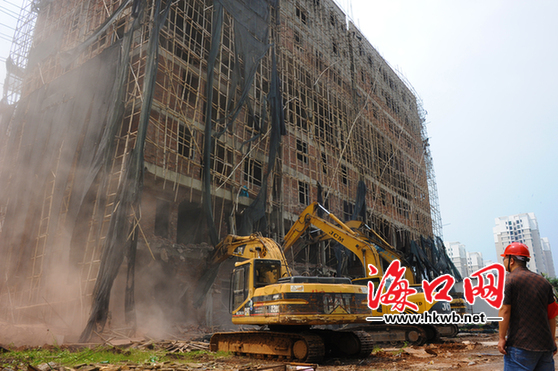 海口市龙华区4天内依法拆除违建达4万多平米