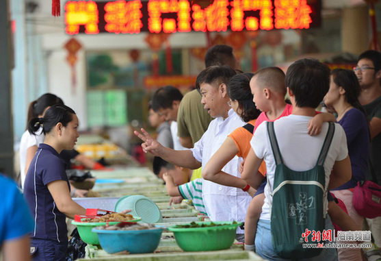 三亚春园海鲜加工_北苑望春园_三亚海鲜饭店门面(3)