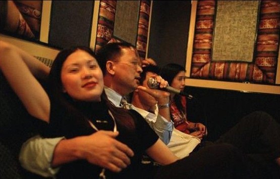 KTV 陪唱女 的真实夜生活(组图)_社会新闻_新