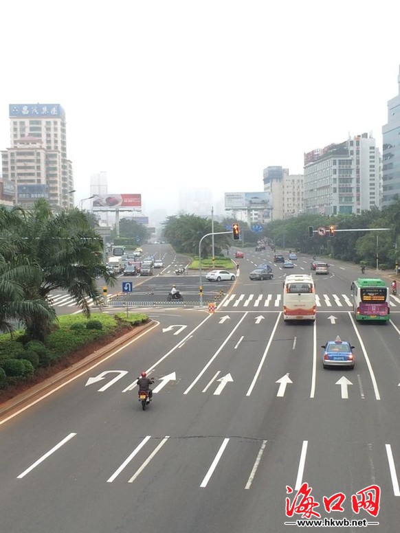 海口龙昆南路与海德路"t"型路口试运行 未现拥堵