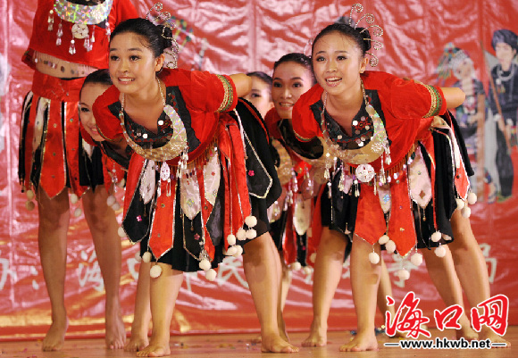 民族舞蹈知识竞答大赛在海南大学举行_原创_