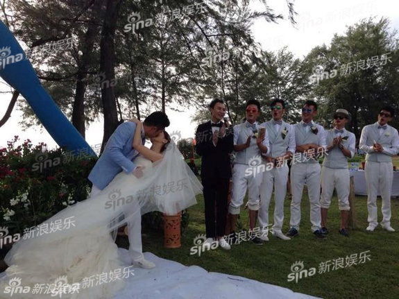 张子萱婚纱照图片