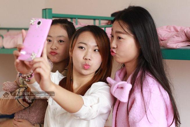 广西南宁现练习生基地 揭秘明星是怎样炼成的