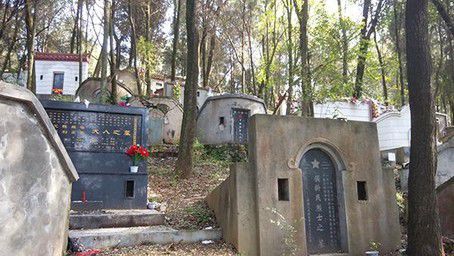 陕西省安康市将追责烈士陵园豪华墓