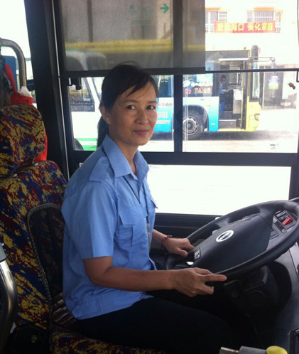 19路公交车女司机睁丽霞