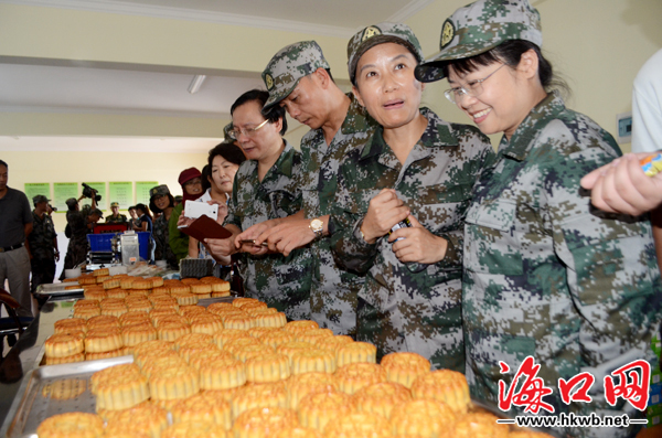 2015年海口市国防教育工作会议在海口市琼山区旧州镇75569部队召开