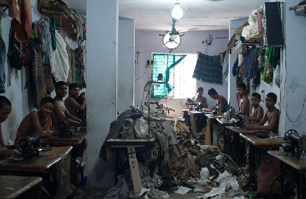 揭孟加拉血汗工厂内幕:他们都是童工 每天2元