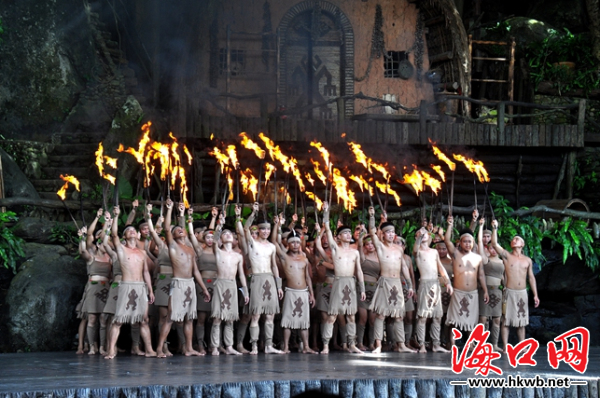 海南黎苗原生态歌舞《槟榔·古韵》的神奇密码