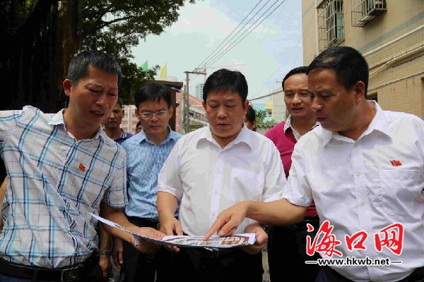 见习记者吴勇辉摄影报道)28日上午,由市委常委,宣传部长,市"双创"工作