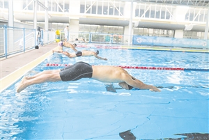 亲水运动季游泳救生员培训海口开班 150余名救