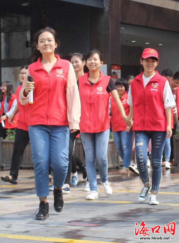 《志愿服务条例》实施 海口志愿服务系列活动