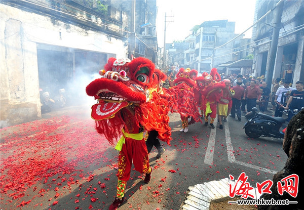 街拍海口振东老街公期