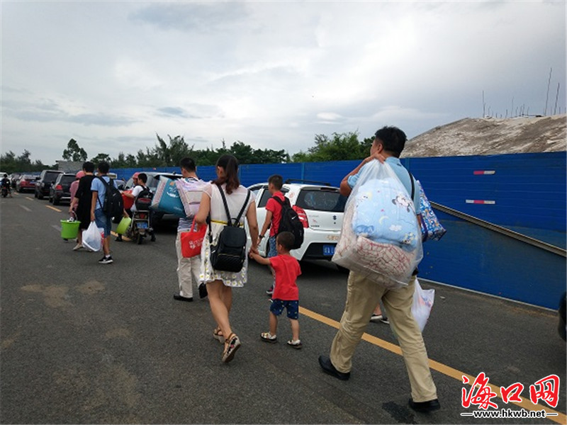 北师大海口附校迎首批高中生家长语文先阅读新生课外高中经典上课图片