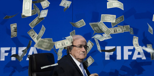 国际足联主席布拉特遭扔钱袭击图片频道 - 海口