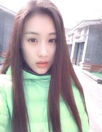 台湾疯传北影校花水嫩照 被赞张柏芝黄圣依合体