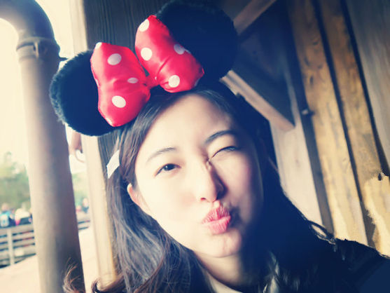 美女博士实验照走红 征男友回家过年