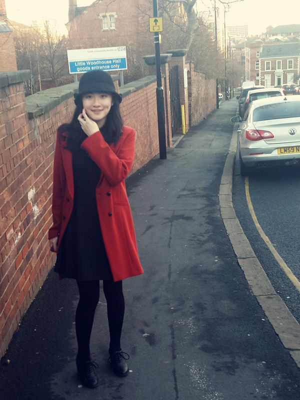 美女博士实验照走红 征男友回家过年