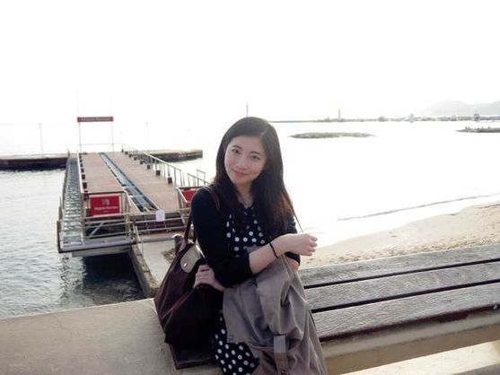 美女博士实验照走红 征男友回家过年