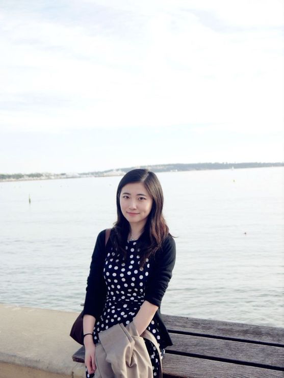 美女博士实验照走红 征男友回家过年