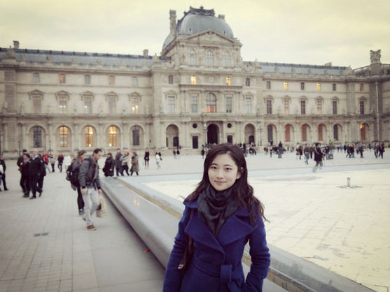 美女博士实验照走红 征男友回家过年