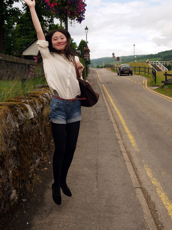 美女博士实验照走红 征男友回家过年