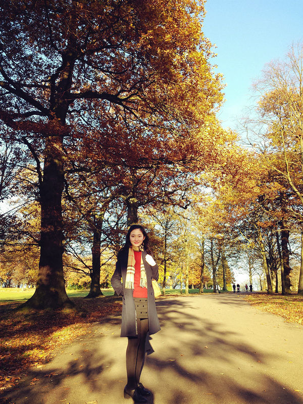 美女博士实验照走红 征男友回家过年