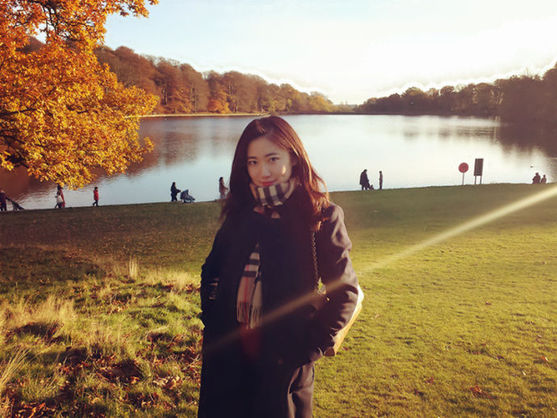 美女博士实验照走红 征男友回家过年