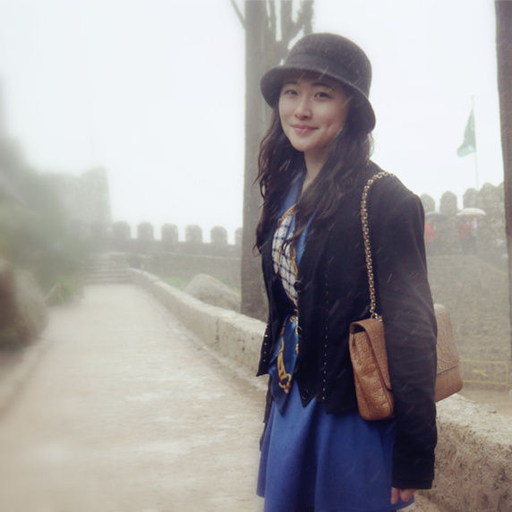 美女博士实验照走红 征男友回家过年