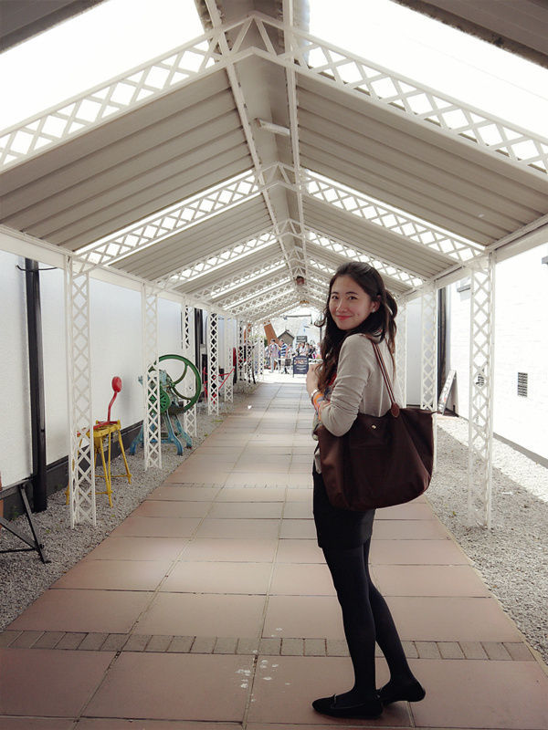 美女博士实验照走红 征男友回家过年