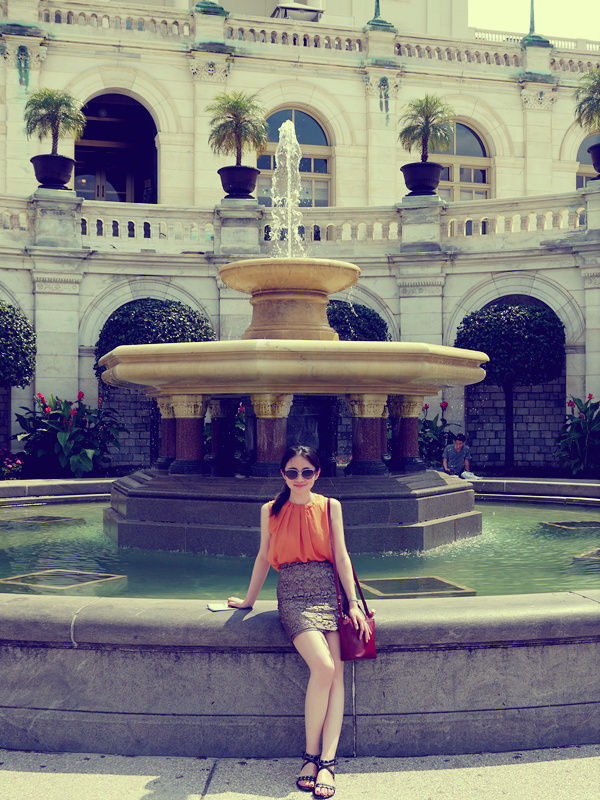 美女博士实验照走红 征男友回家过年