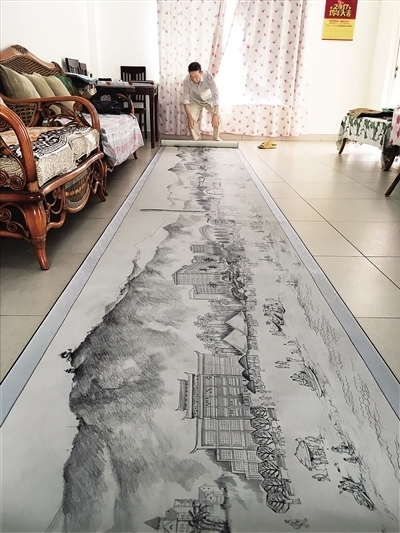 85岁候鸟老人手绘18米长画卷