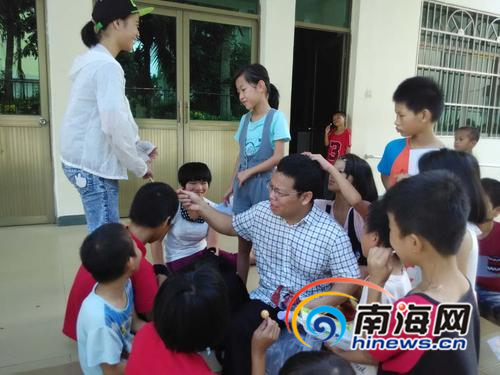  海大教师赵红亮11年助学不断