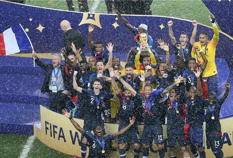  法国队20年后再捧杯