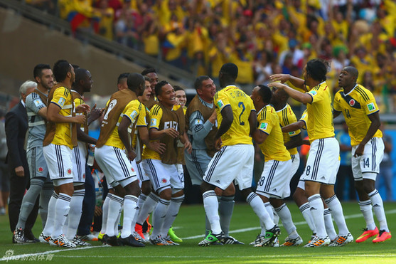 法尔考替身进球 哥伦比亚首战3-0完胜希腊_世