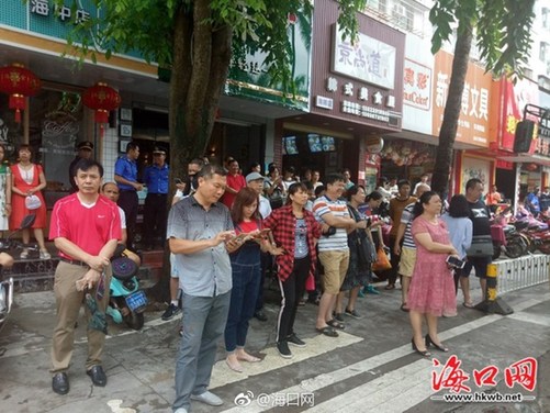 【关注2018海南高考】太阳大了 孩子们别晒着